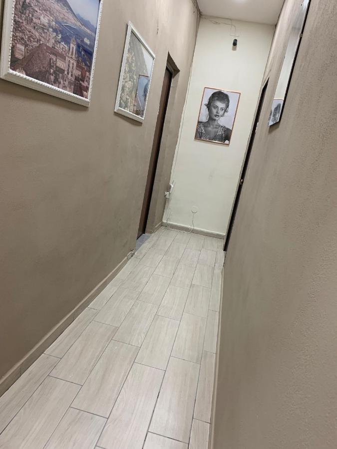 B&B Spaccanapoli A Due Passi Da Via Tribunali المظهر الخارجي الصورة
