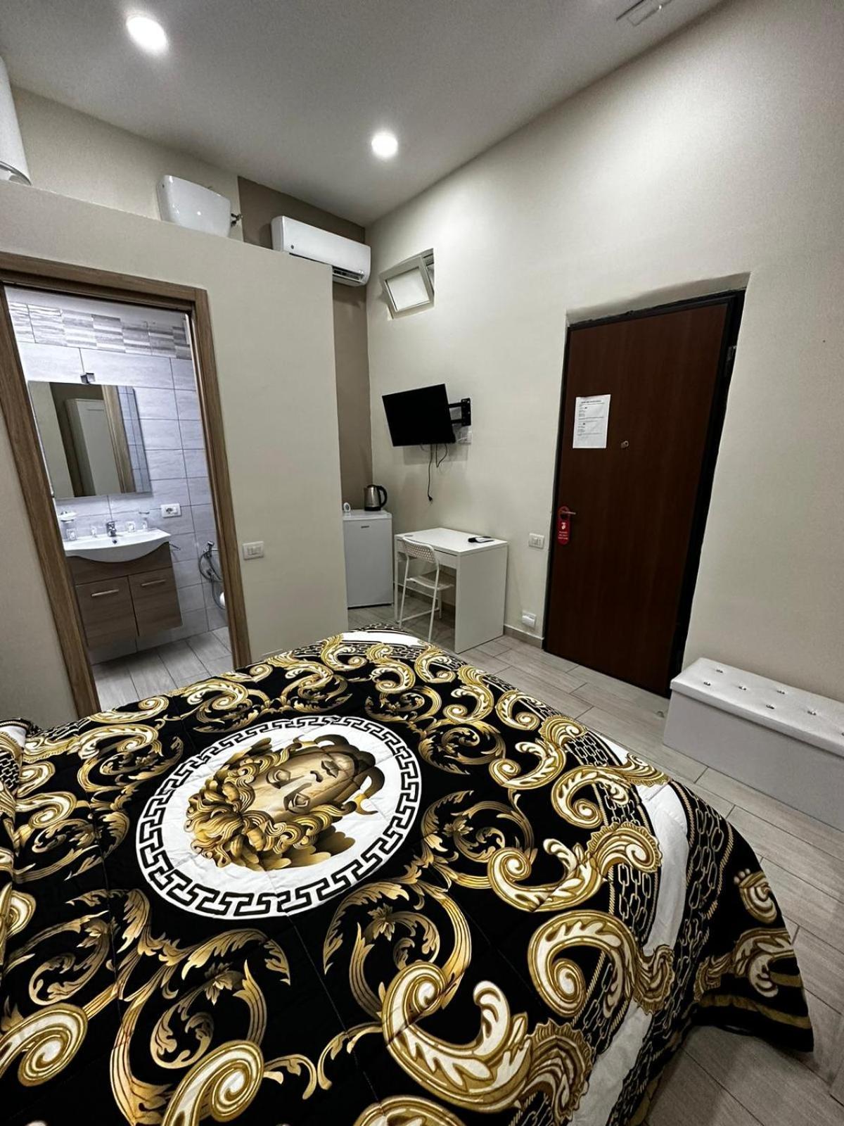 B&B Spaccanapoli A Due Passi Da Via Tribunali المظهر الخارجي الصورة